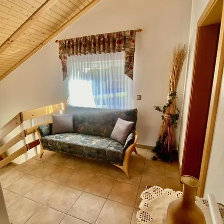 Lägenhet Kristall 4 1/2 Zimmer-maisonetten-haus Albinen
